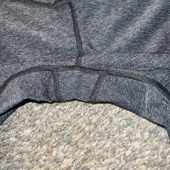Lululemon crop leggings. 4 - Picture 7 of 12